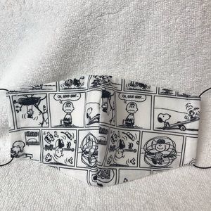 Adult Peanuts Snoopy Charlie Brown Face Mask